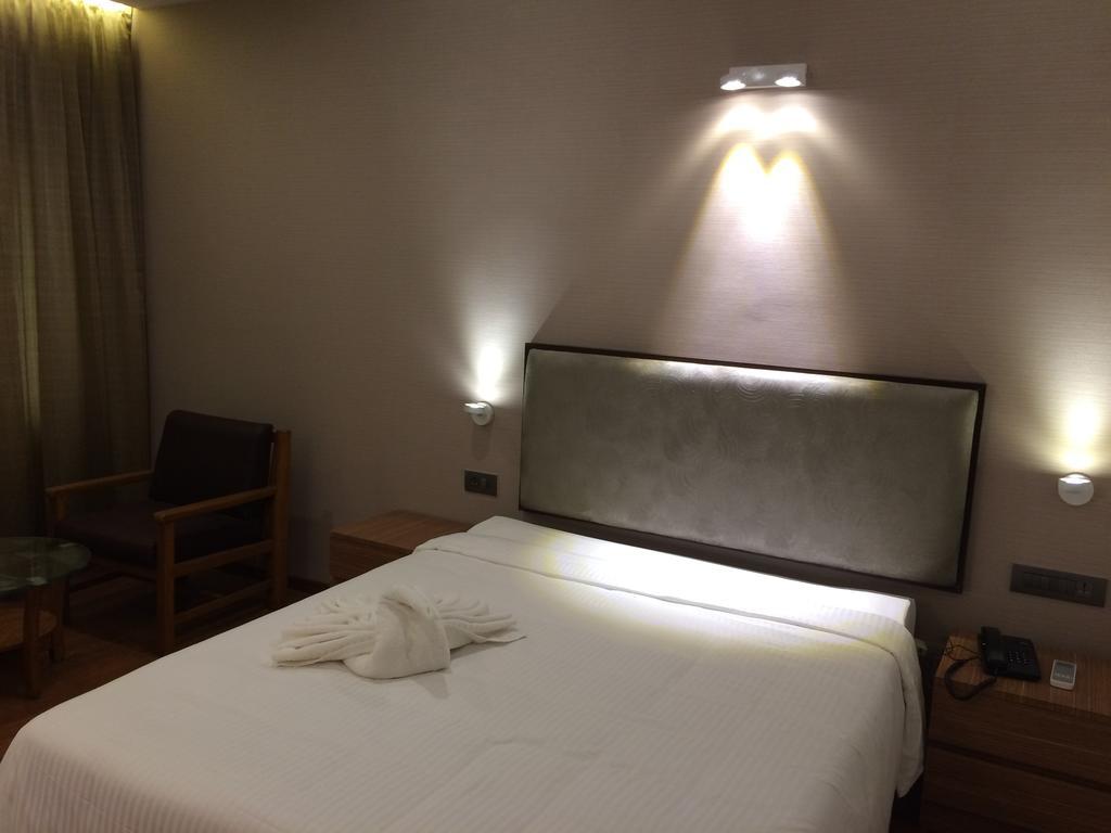 Brownstar Boutique Hotel Chennai Bagian luar foto
