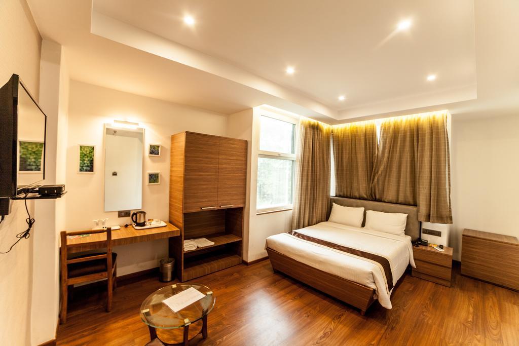 Brownstar Boutique Hotel Chennai Bagian luar foto