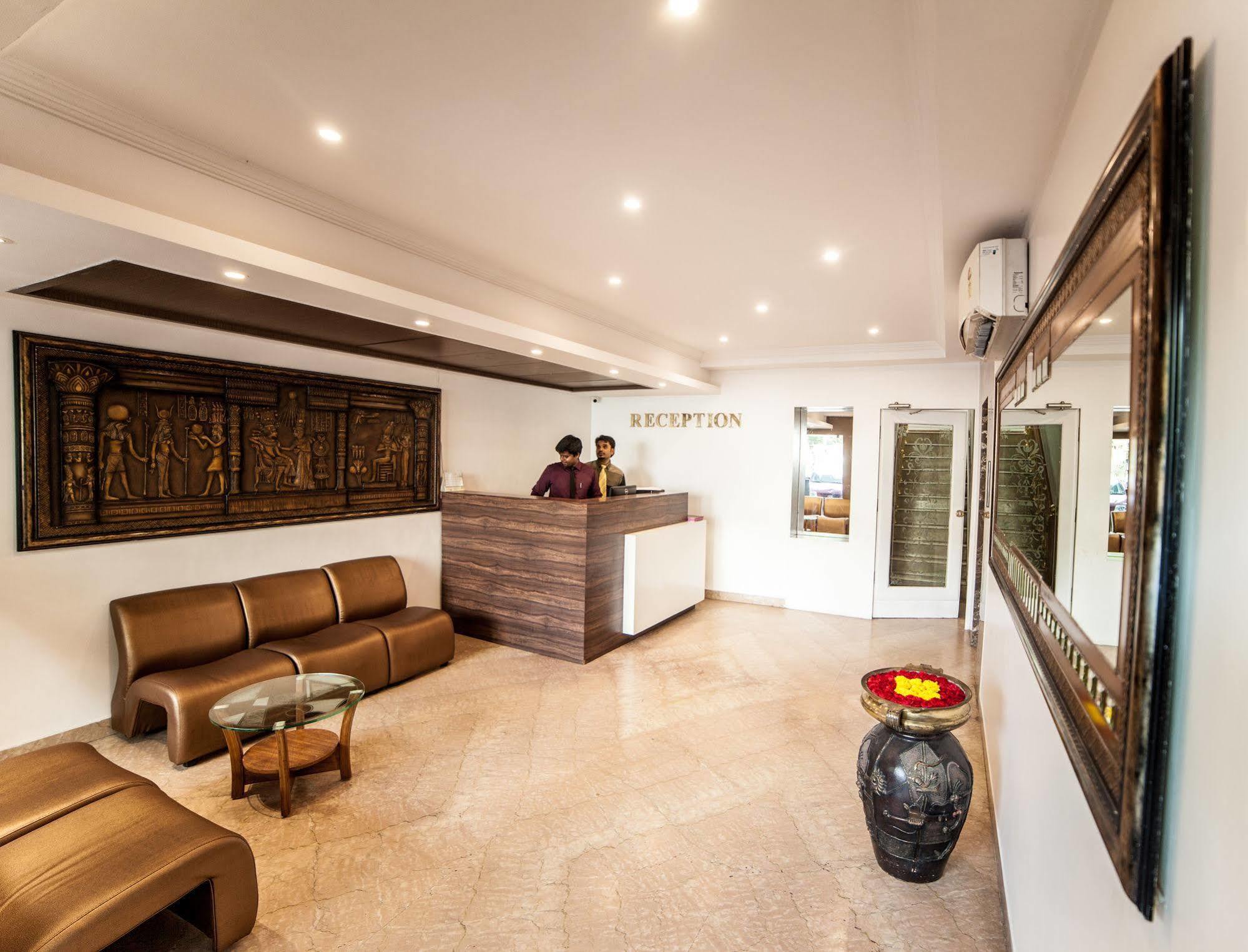 Brownstar Boutique Hotel Chennai Bagian luar foto