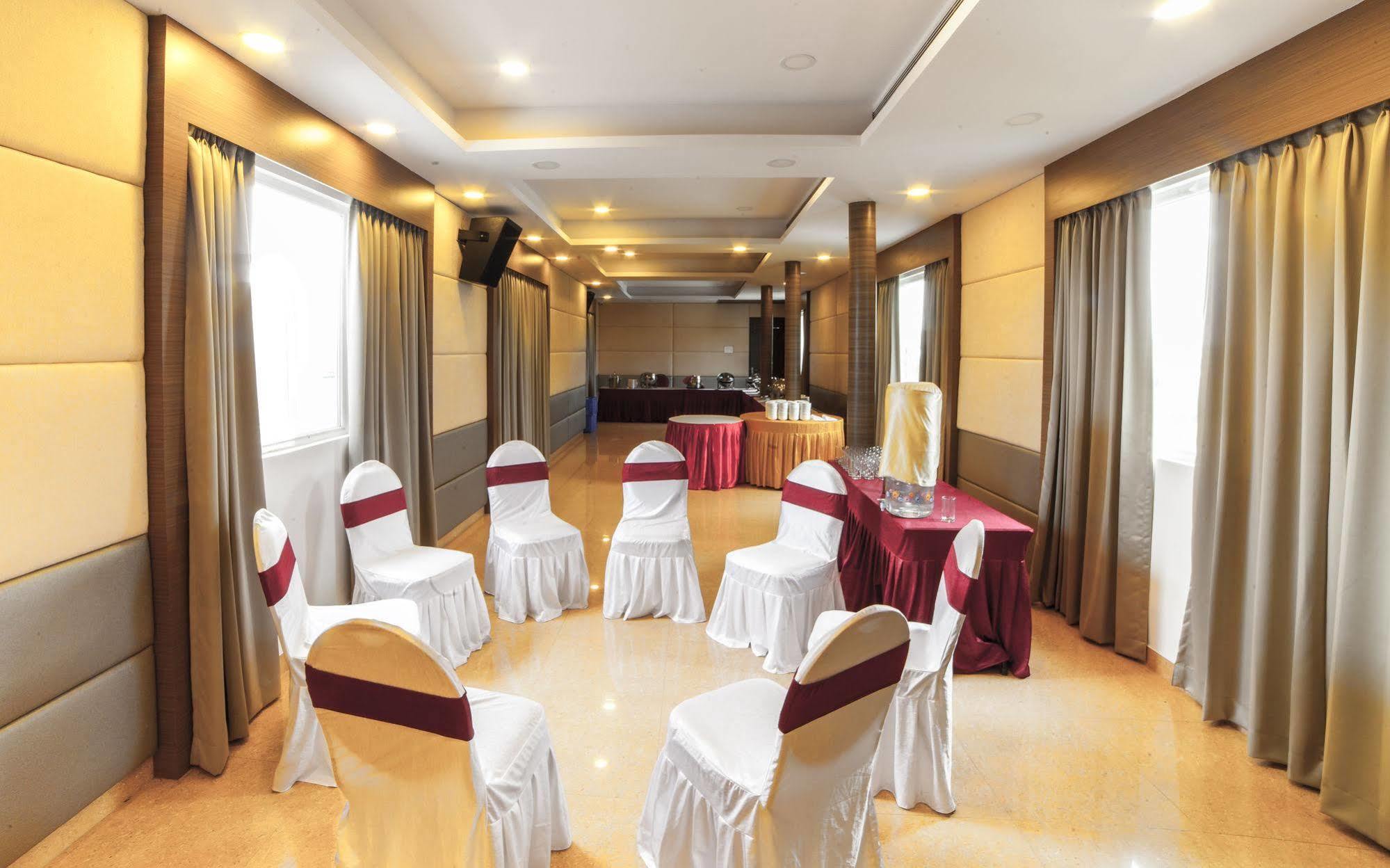 Brownstar Boutique Hotel Chennai Bagian luar foto